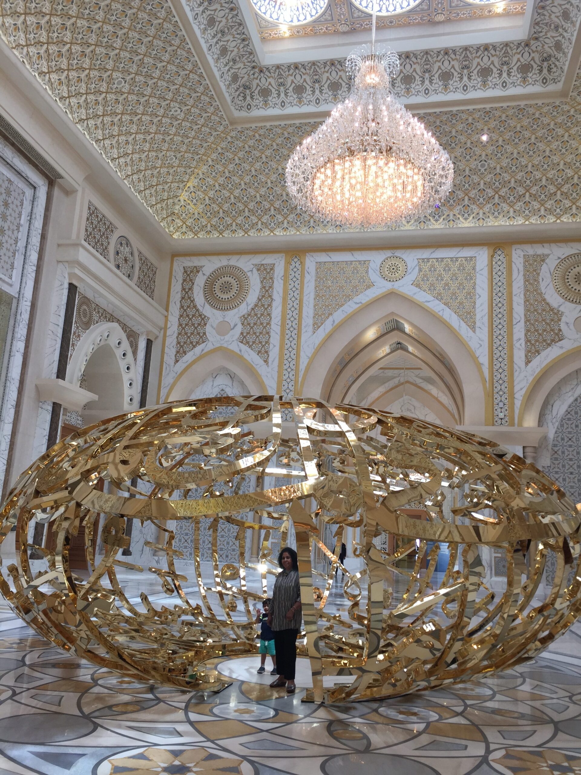 Qasr al Watan, a nemzet palotája, Abu Dhabi, arany korona