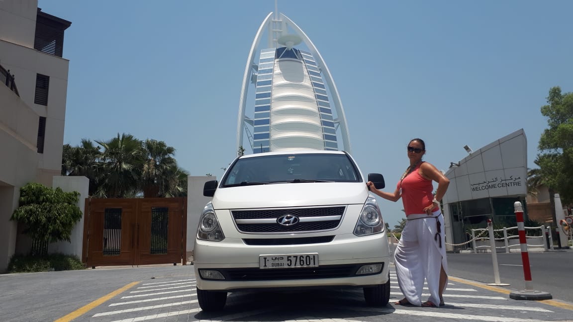 Dubai transzfer szolgáltatás tiszta autókkal